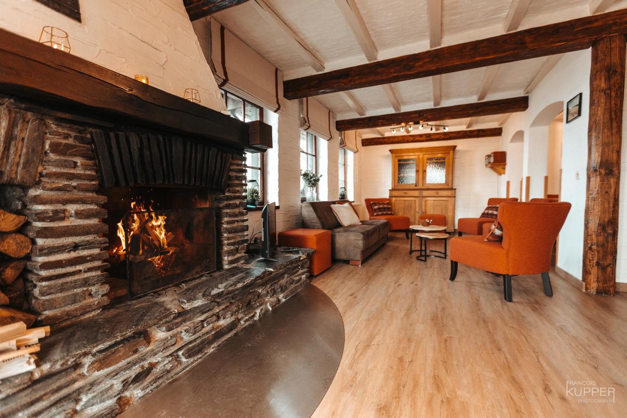 Le Grand Cerf 25 Pers, Malmedy- Chalet Rustique, Jardin Eksteriør bilde
